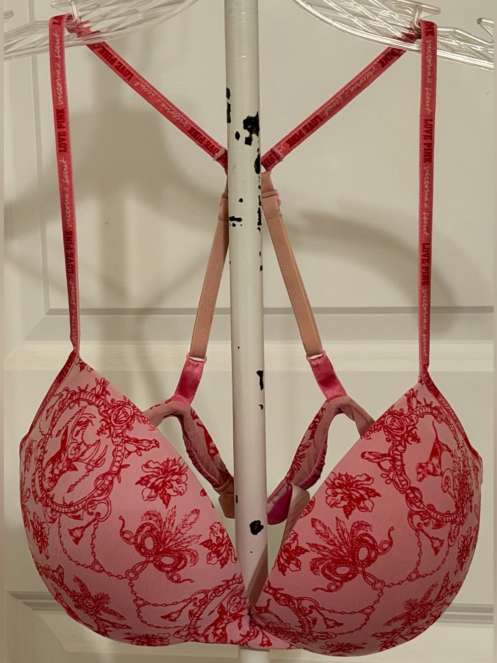 PINK Victoria’s Secret Light Pink Bra Red Toile Print 34C Underwire Lift
